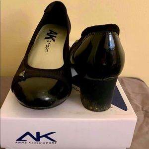 Anne Klein Sport 8M black heels, worn 2x, good shape.